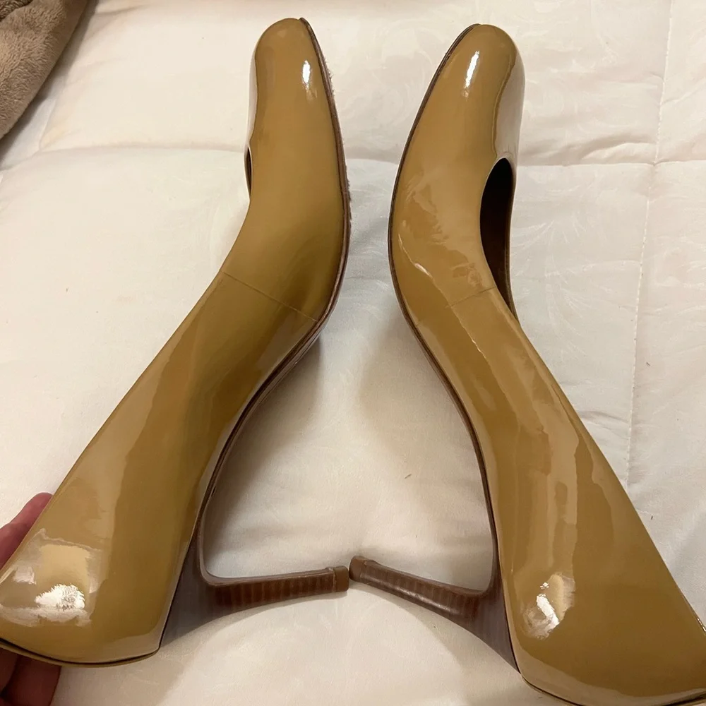 Tory Burch Camel Patent Leather Heels - Picture 7 of 11